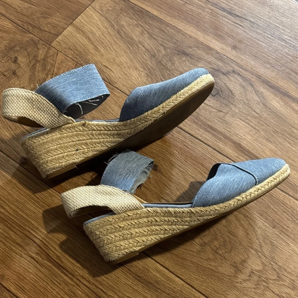 comfortview Gray and Tan Wedge Espadrille Sandals
